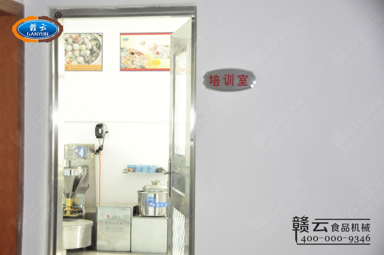 ����������ѵ����ʵ��ͼ